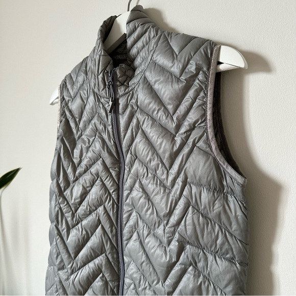 Electric Yoga Ultra Light Grey Vest Size S - Picture 3 of 6